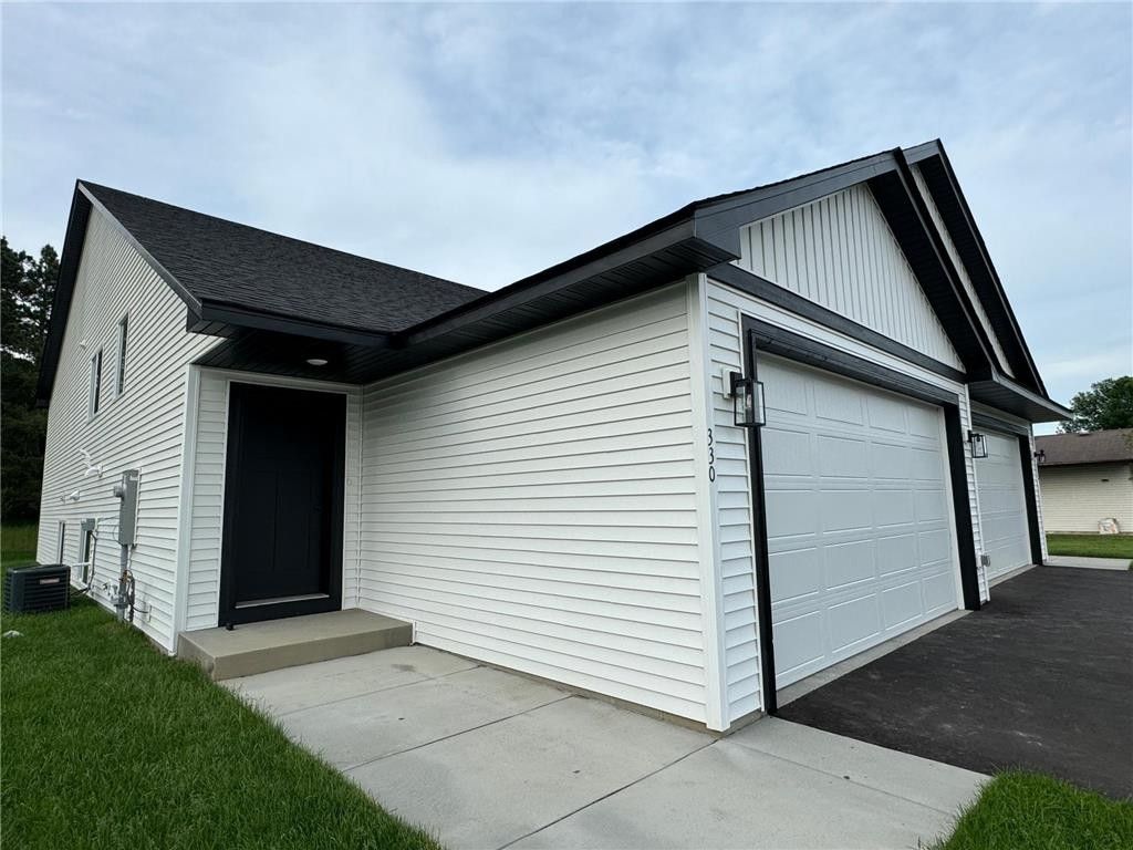 330 21St Avenue Sw. Cambridge, MN 55008