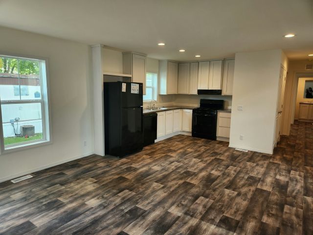 205 Karu. Mankato, MN 56001