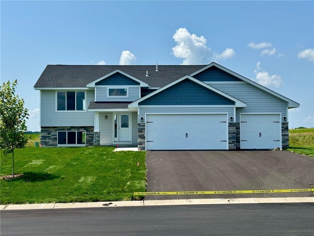 4120 Eaton Circle Ne. Monticello, MN 55362