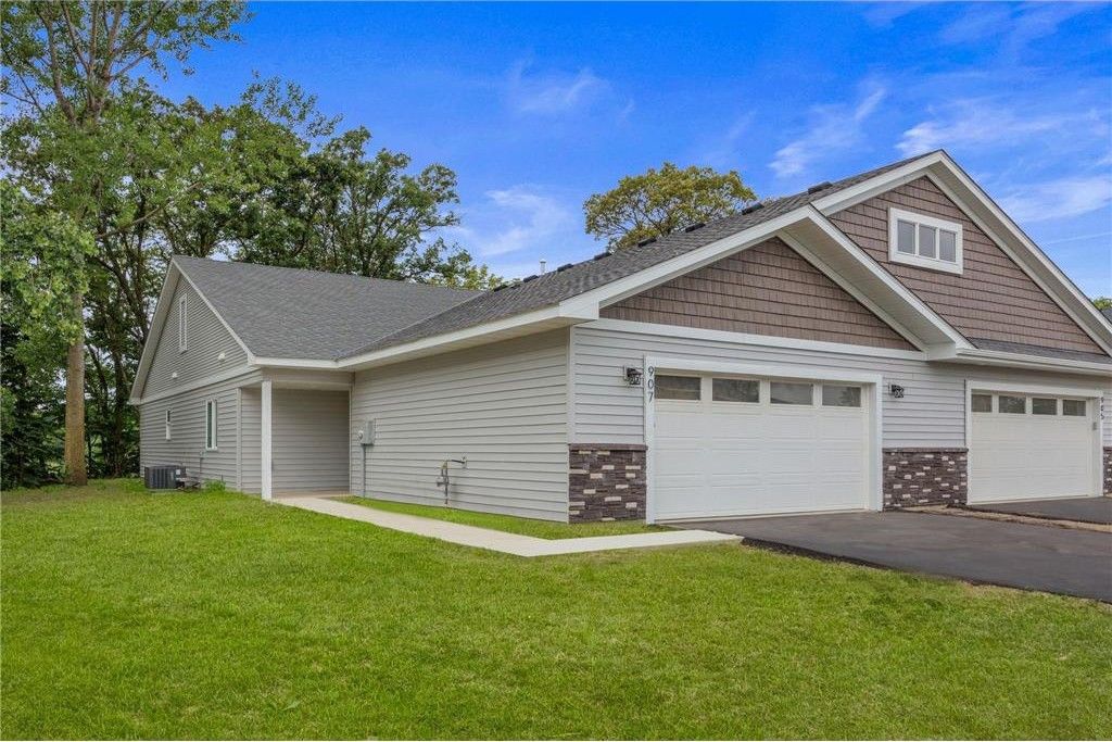 907 Shoreline Drive. Howard Lake, MN 55349