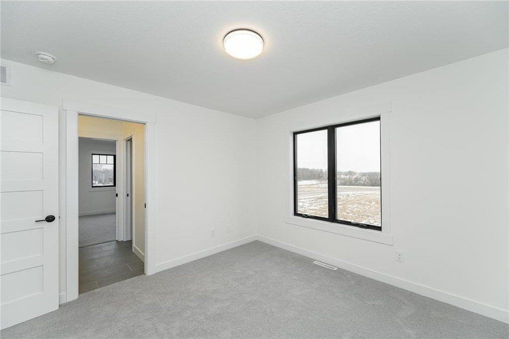 4629 Royal Oaks Circle Sw. Rochester, MN 55902