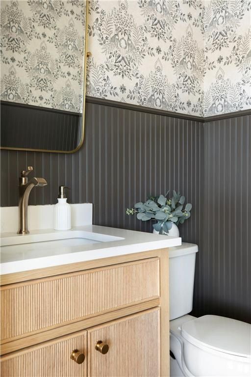 18995 Maple Lane. Deephaven, MN 55331