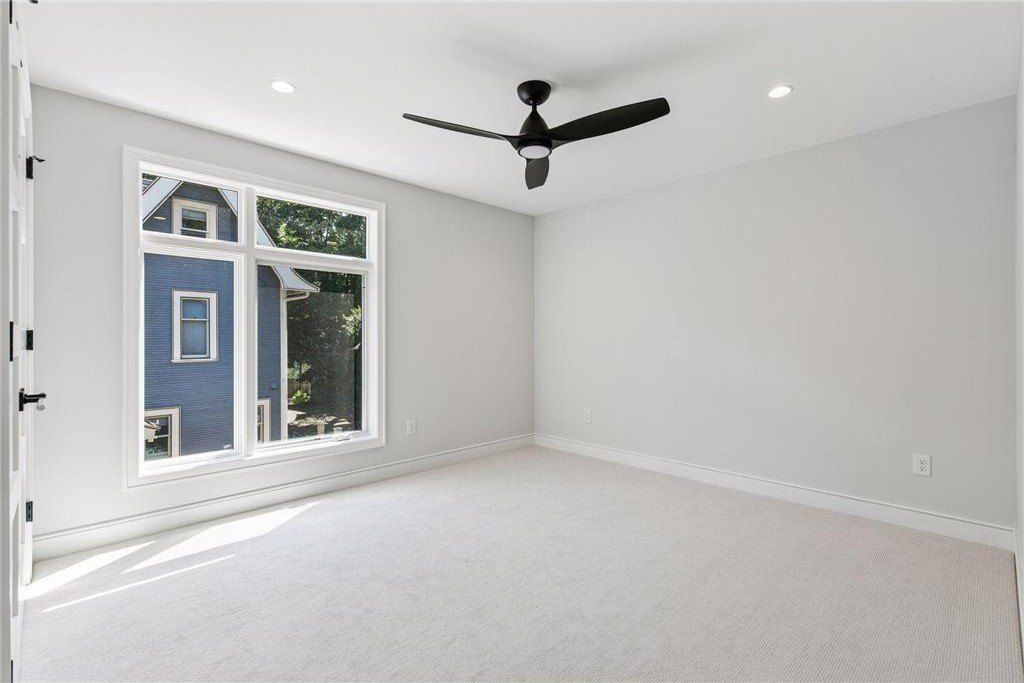 1984 Kenwood Parkway. Minneapolis, MN 55405