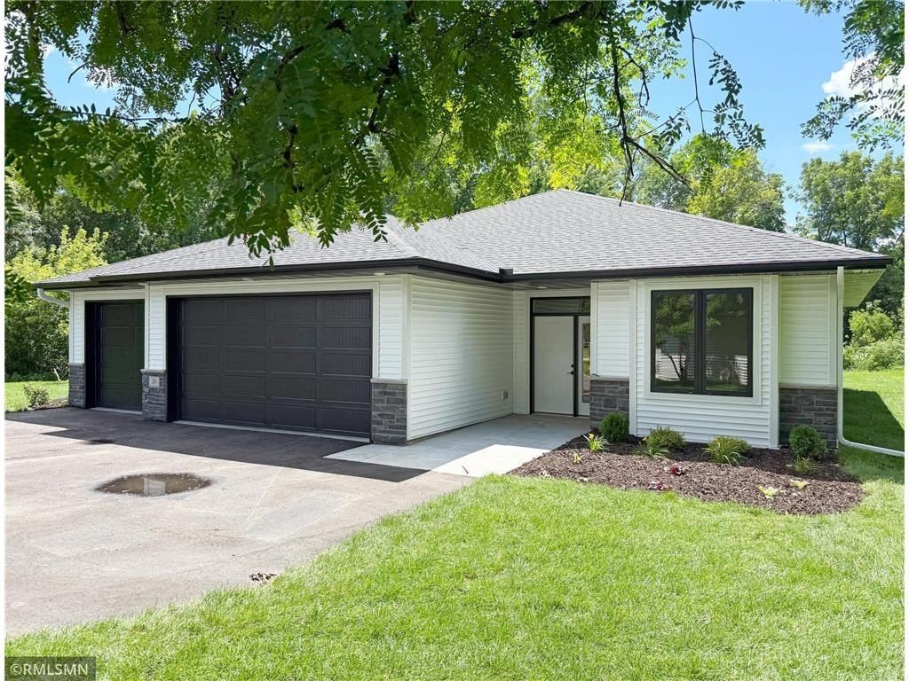 30 Cedar Court. Annandale, MN 55302