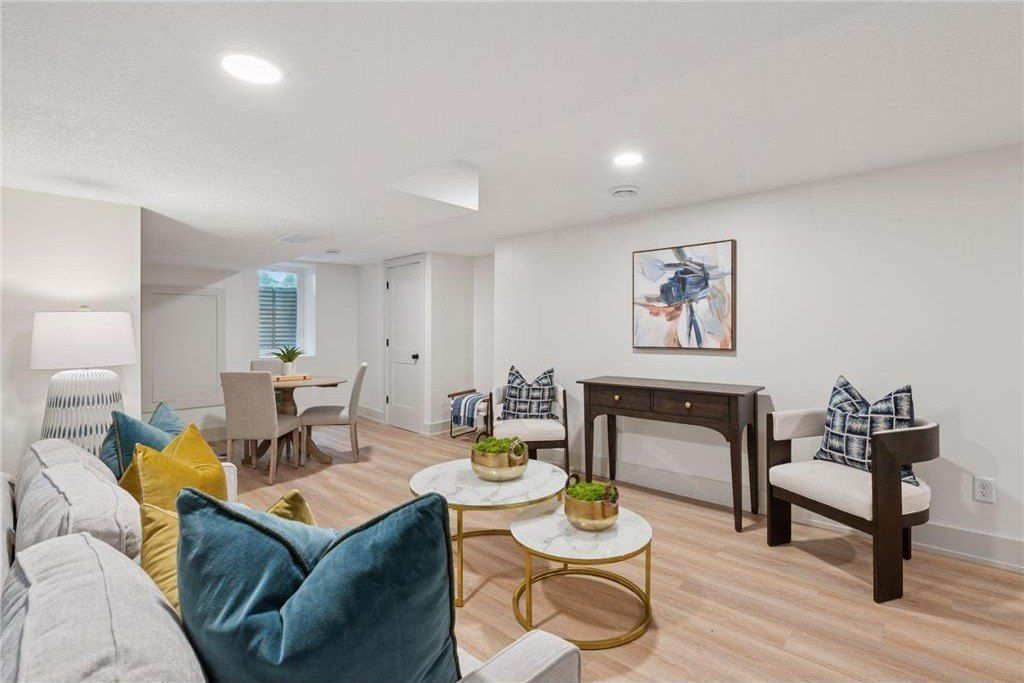 604 Morgan Avenue S. Minneapolis, MN 55405