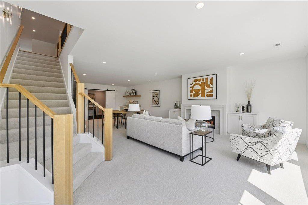 5833 Vernon Lane. Edina, MN 55436