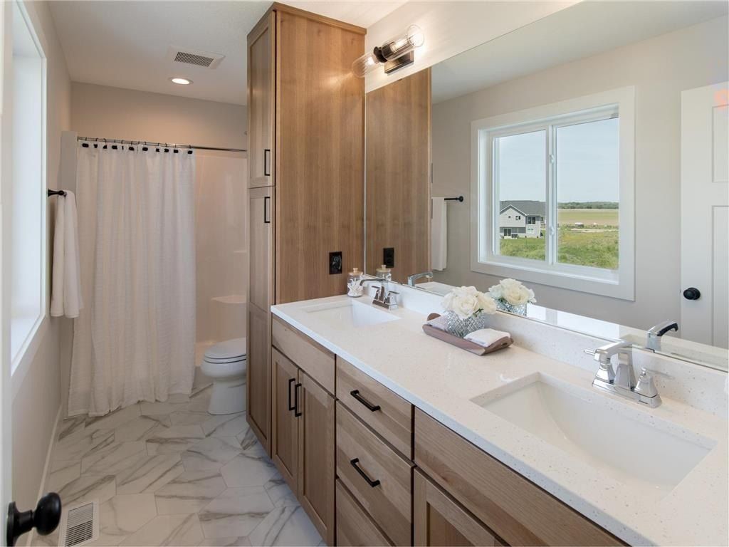 19545 Hammock Avenue. Lakeville, MN 55044