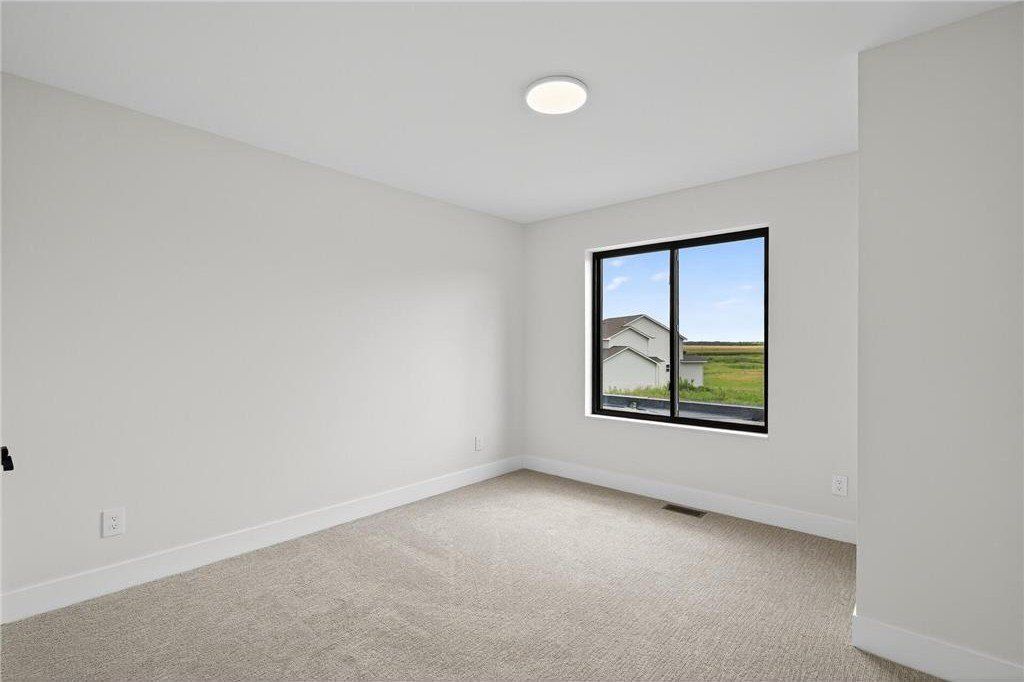 9978 14Th Circle Ne. Saint Michael, MN 55376