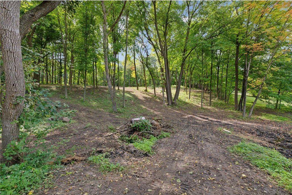 305 North Shore Dr. Minnetrista, MN 55364