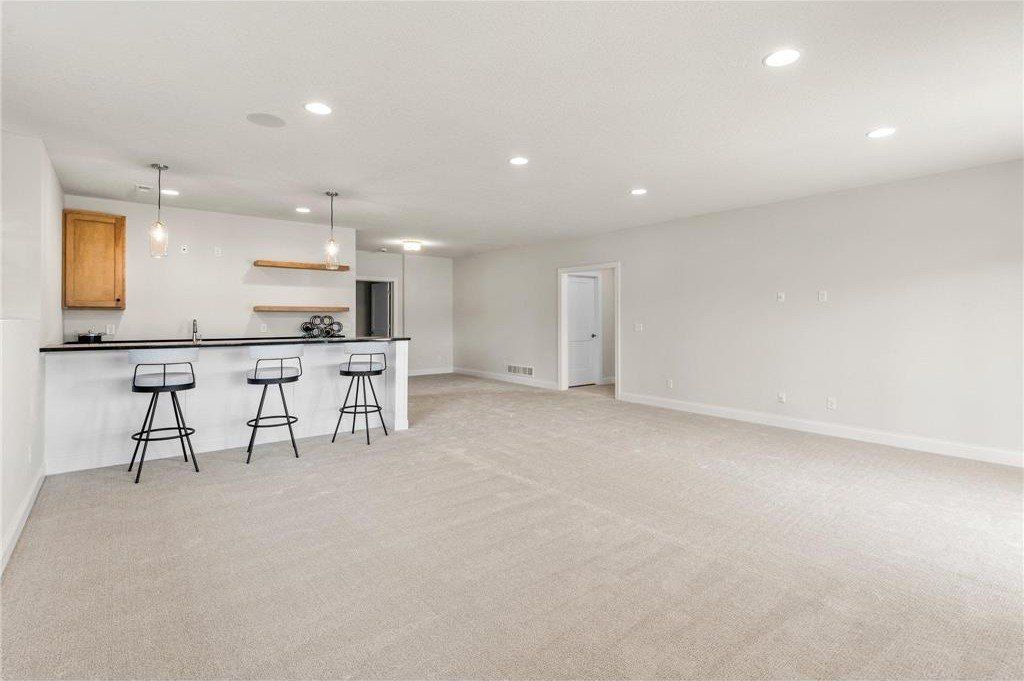 7082 Weston Lane N. Maple Grove, MN 55311