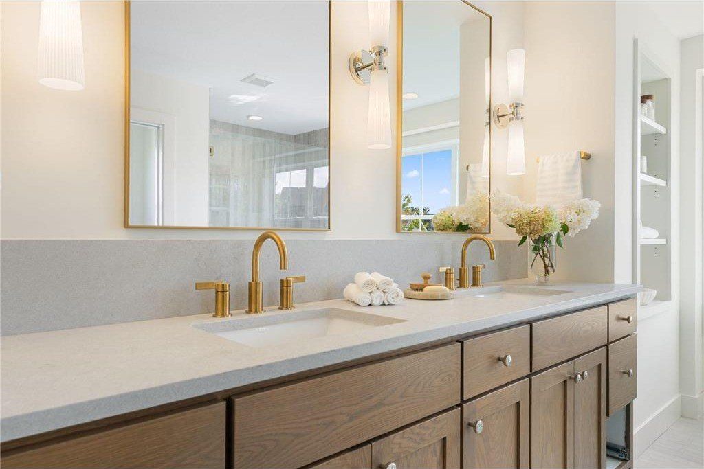 734 Ensconced Way. Chaska, MN 55318