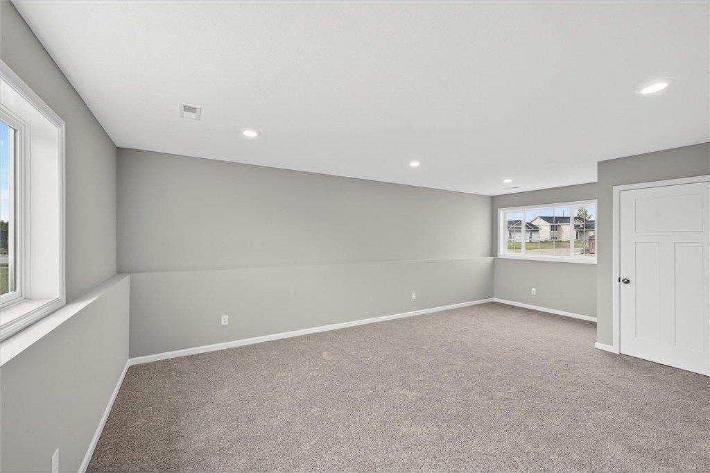 1324 Woods Road Ne. Isanti, MN 55040