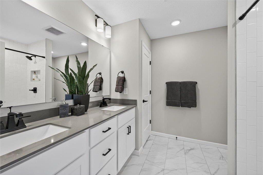 19974 Hunters Ridge. Corcoran, MN 55374