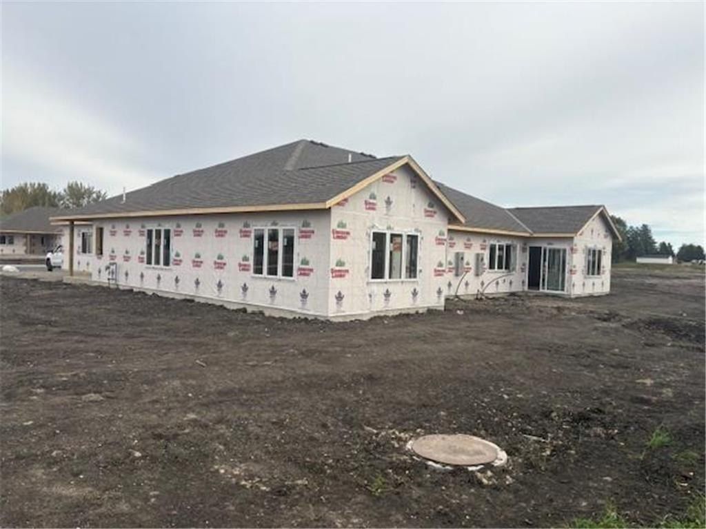 254 Eau Claire Avenue Se. Hutchinson, MN 55350