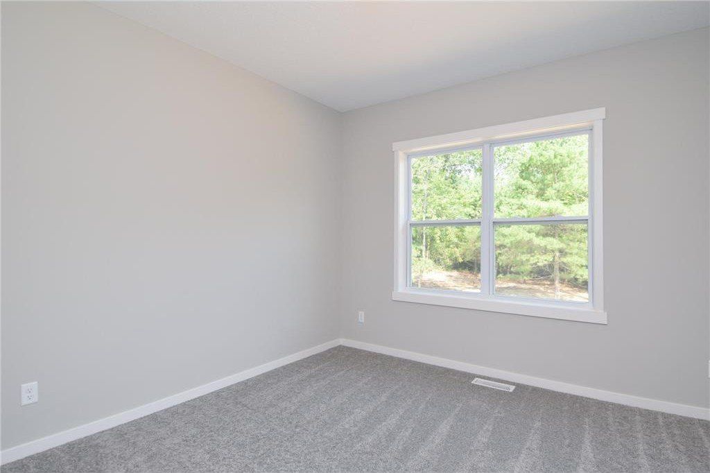 22232 Xenia Street. Oak Grove, MN 55011