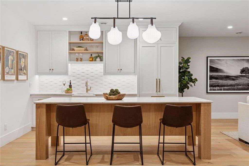 638 Gardner Street. Wayzata, MN 55391