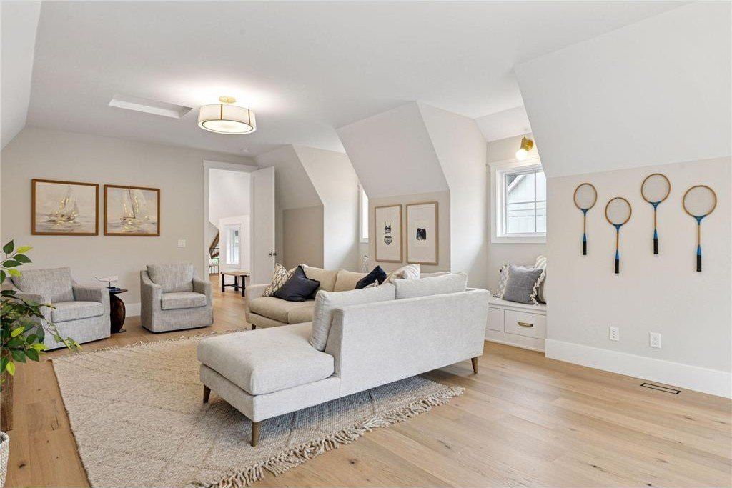 638 Gardner Street. Wayzata, MN 55391