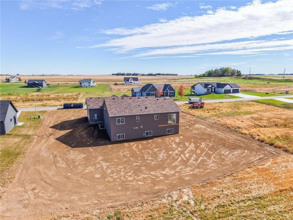 1803 20Th Ave Cir Ne. Kasson, MN 55944