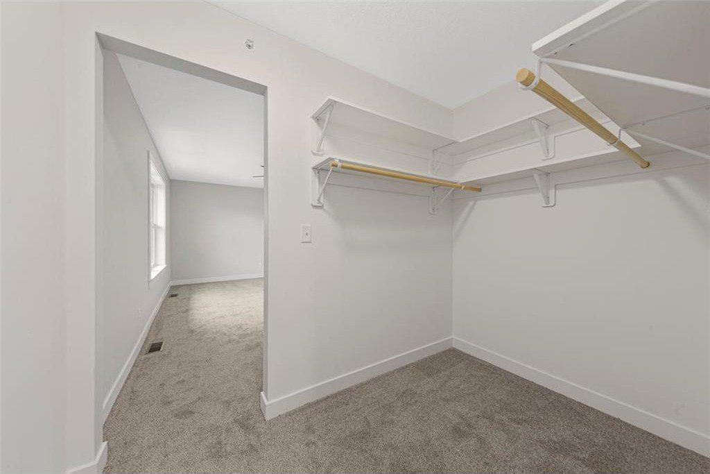 809 Viburnum Street. Belle Plaine, MN 56011