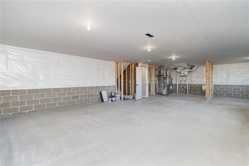 718 Margaret Lane Ne. Isanti, MN 55040