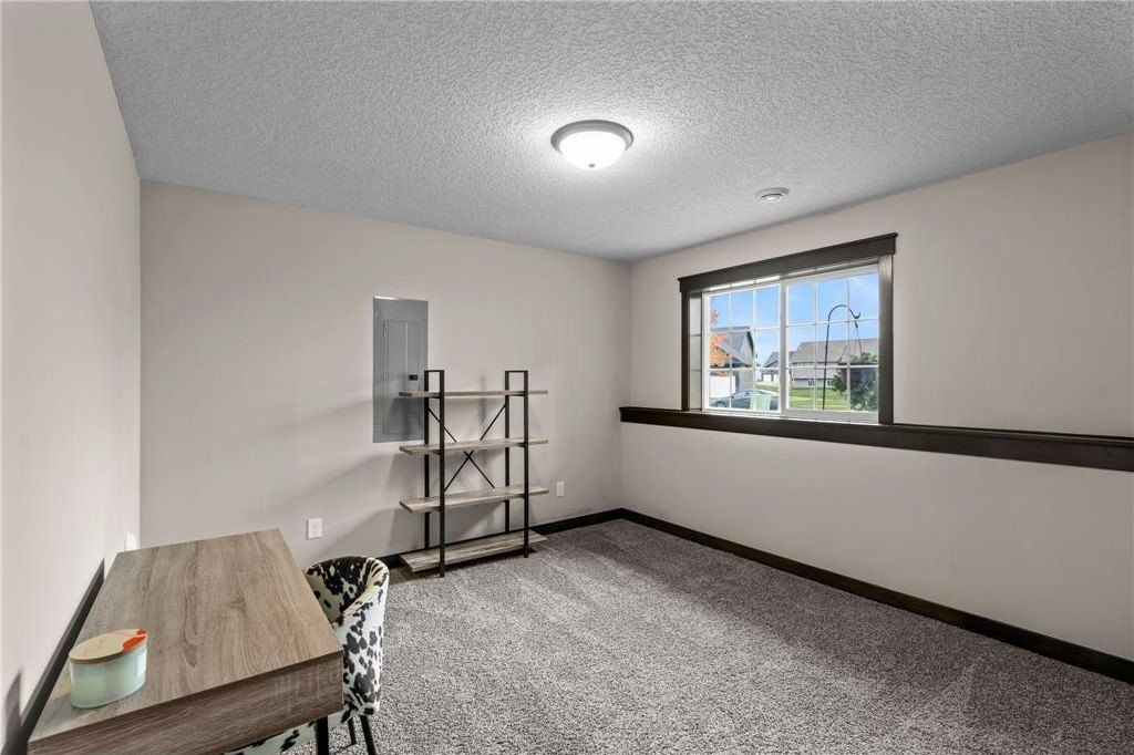 18591 Hexham Lane. Lakeville, MN 55044