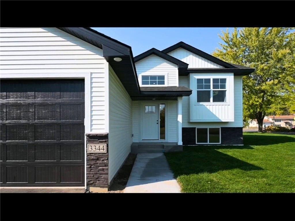 10717 Lincoln Street Ne. Blaine, MN 55434