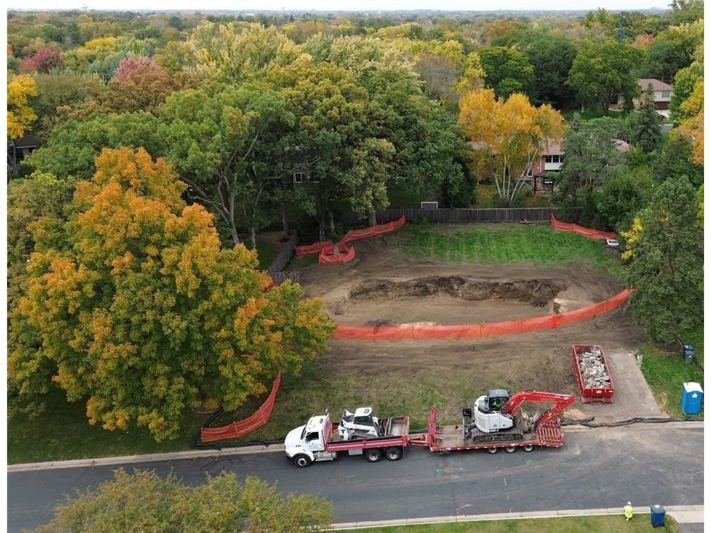 6020 Idylwood Drive. Edina, MN 55436