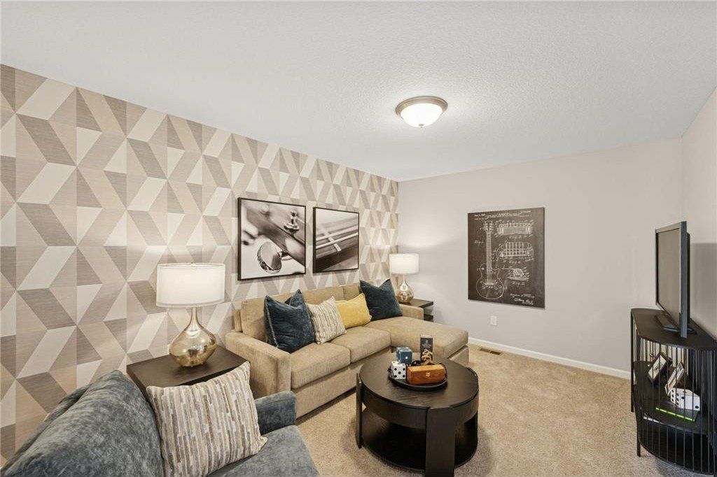 2002 Apple Lane. Montrose, MN 55363