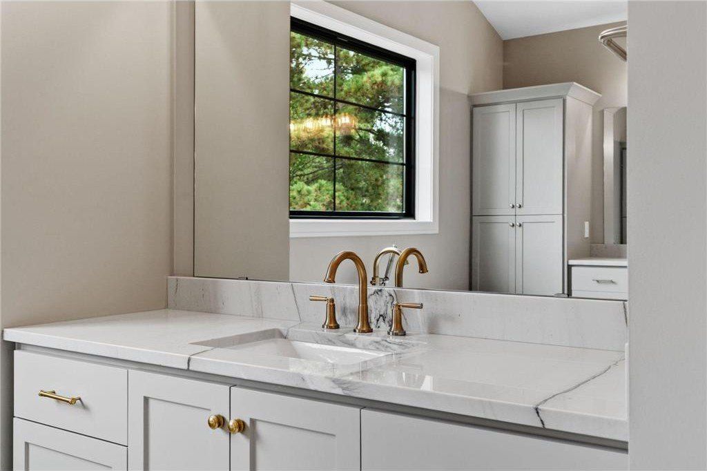 6013 Concord Avenue. Edina, MN 55424