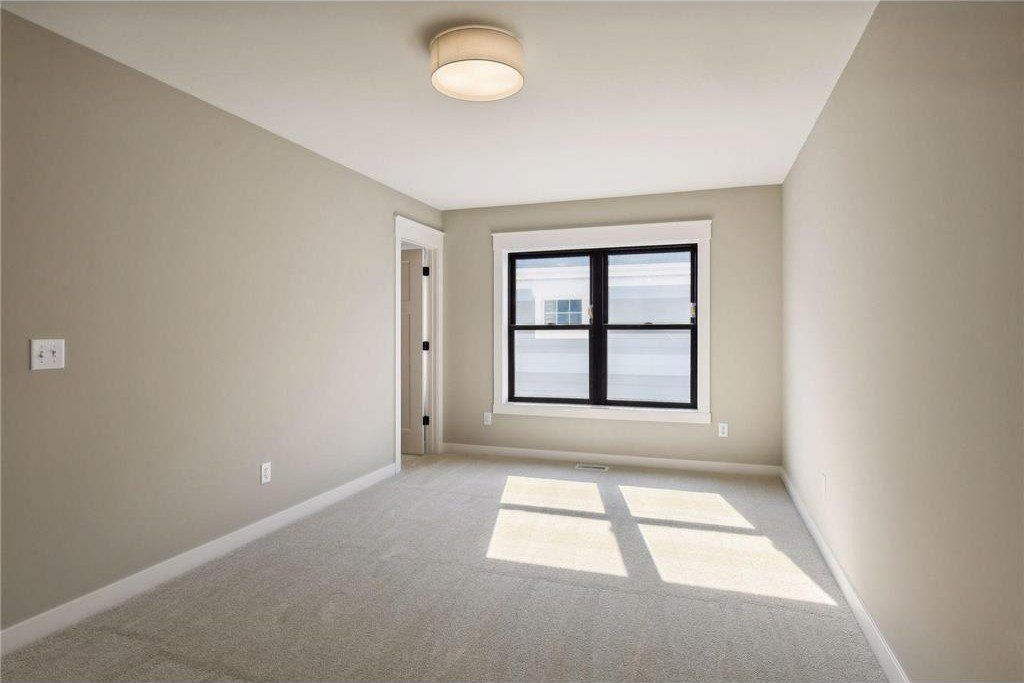 4509 Oxford Avenue. Edina, MN 55436