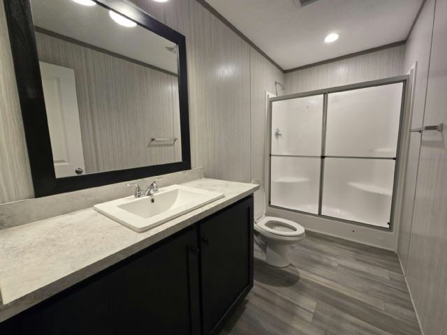 437 Romeo Dr. Lakeville, MN 55044