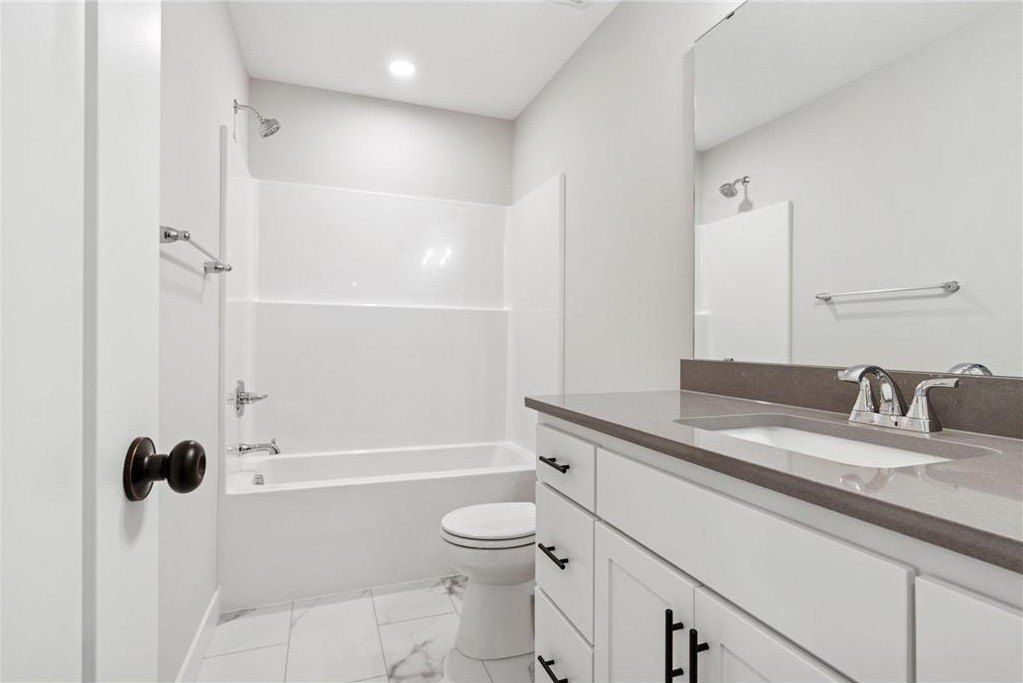 826 104Th Avenue Nw. Coon Rapids, MN 55433