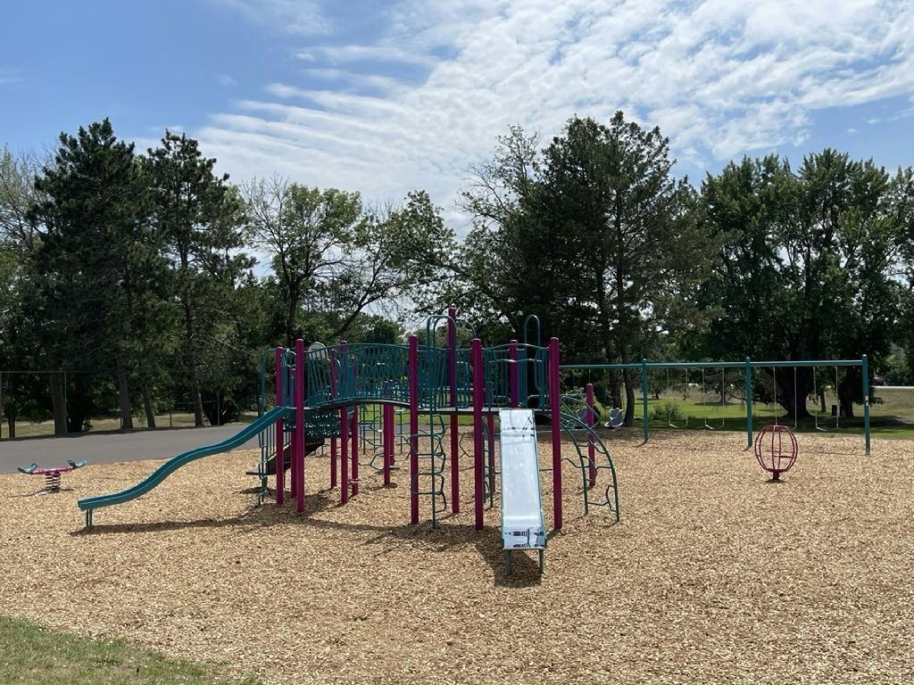 613 Cimarron. Lake Elmo, MN 55042