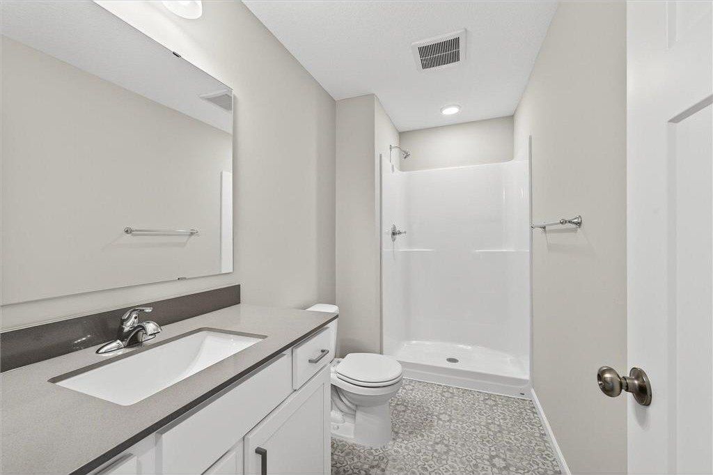 1221 Woods Road Ne. Isanti, MN 55040