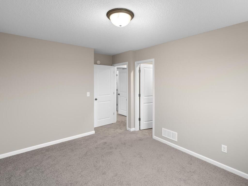 3196 Jandura Avenue Ne. Saint Michael, MN 55376