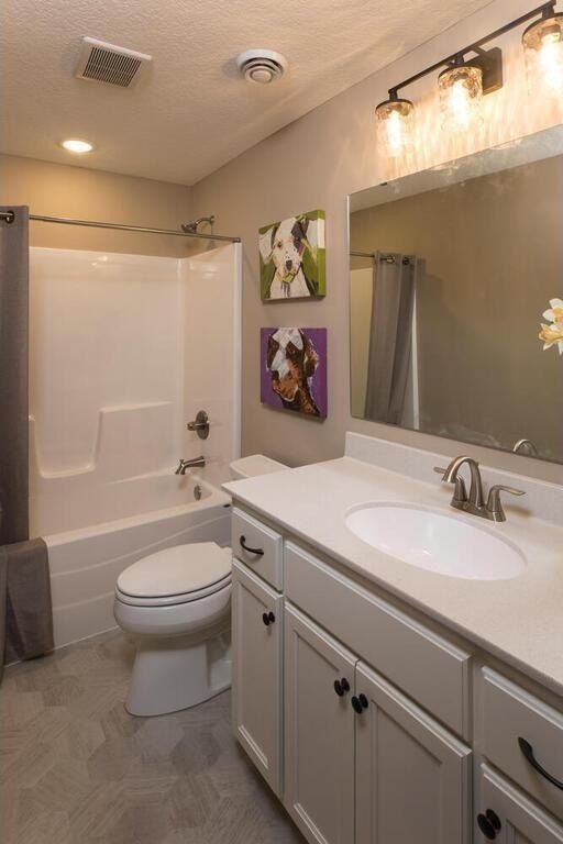 2524 Buchanan Lane S. Cambridge, MN 55008