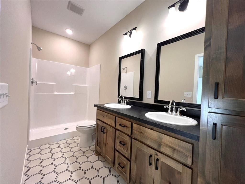 25850 Emerson Court. Wyoming, MN 55092