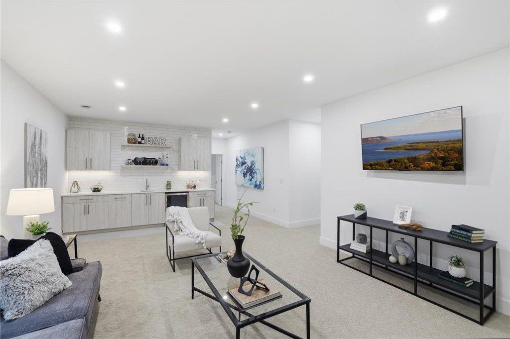 9597 Sandra Lane. Minnetonka, MN 55305