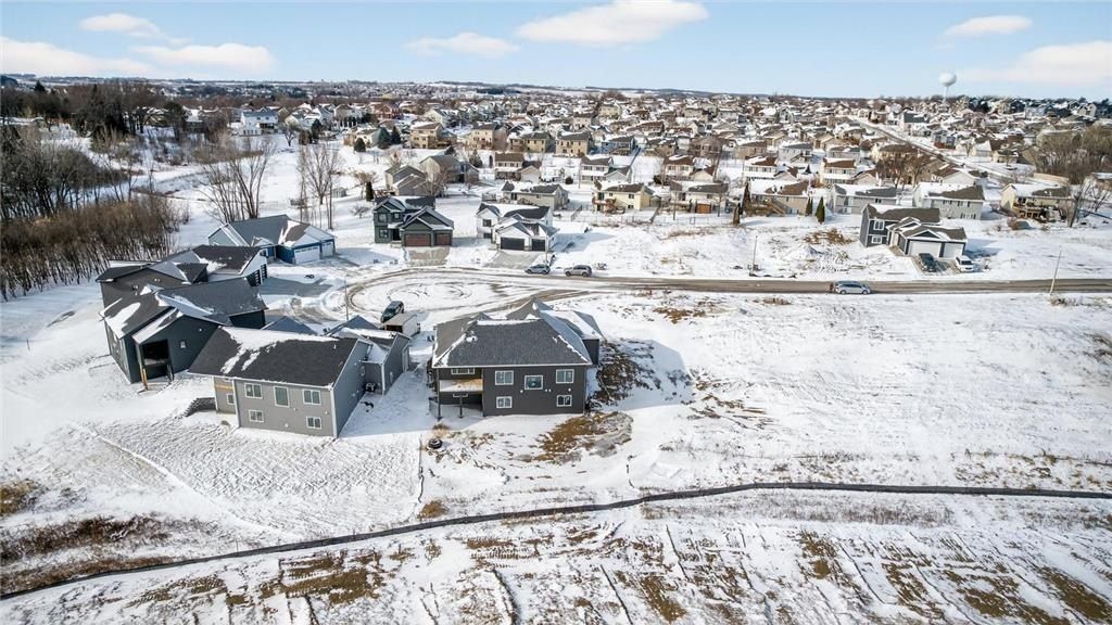 6128 Cody Lane Nw. Rochester, MN 55901