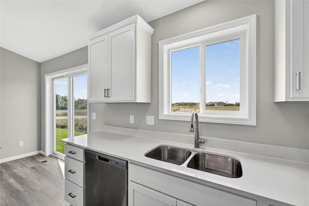 1316 Woods Road Ne. Isanti, MN 55040