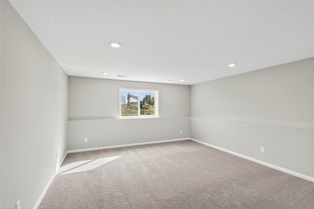 913 Brandenburg Lane. Waverly, MN 55390