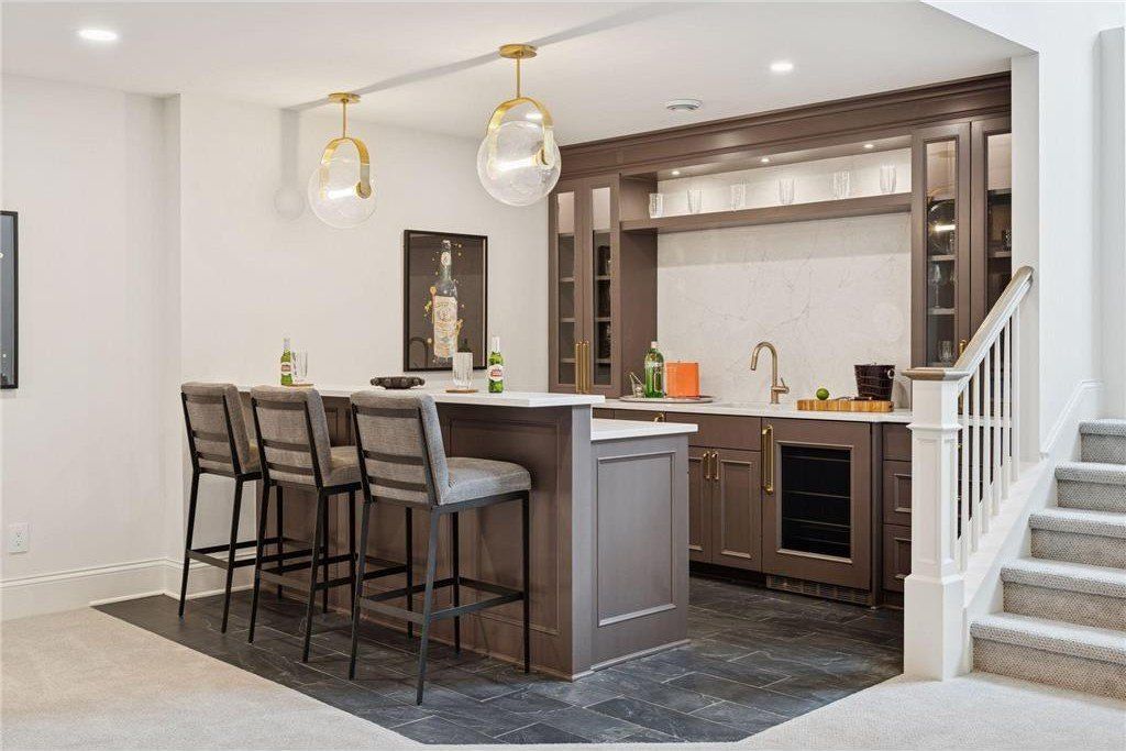 285 North Shore Dr. Minnetrista, MN 55364