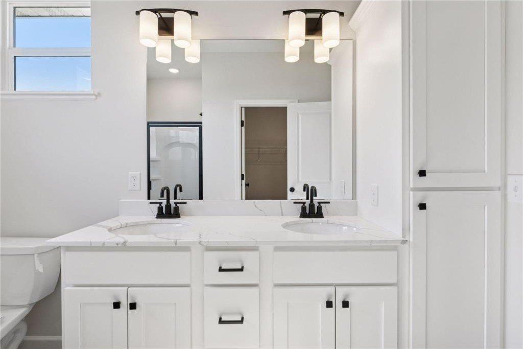 216 Carver Creek Place. Carver, MN 55315