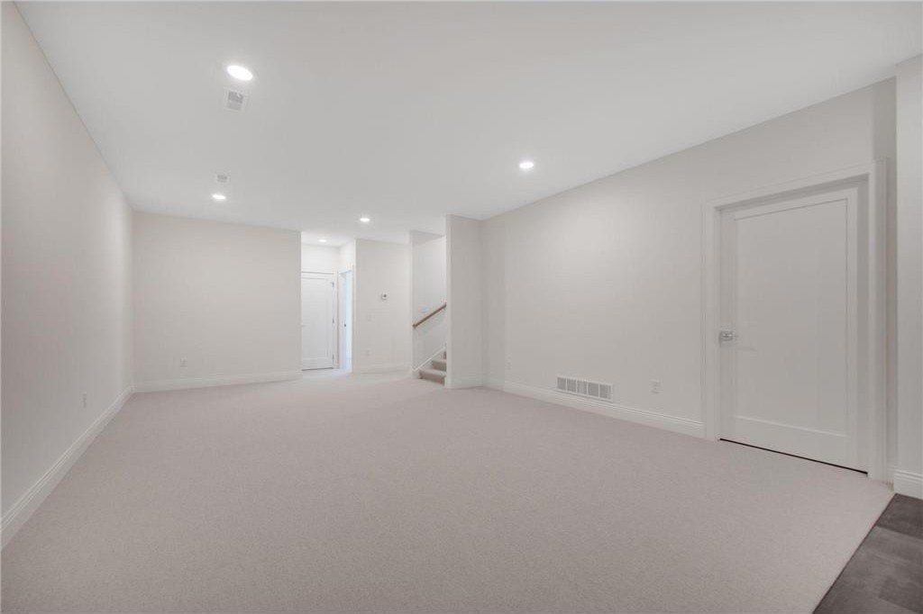 320 Laurel Curve. Golden Valley, MN 55426