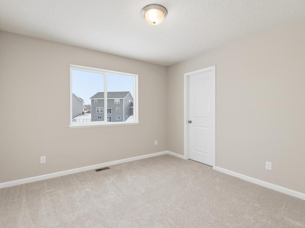 9747 Jasmine Avenue. Hanover, MN 55341