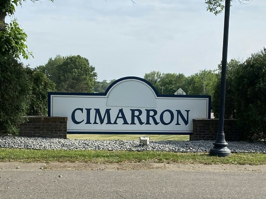 521 Cimarron. Lake Elmo, MN 55042