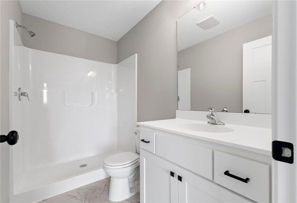 706 Margaret Lane Ne. Isanti, MN 55040