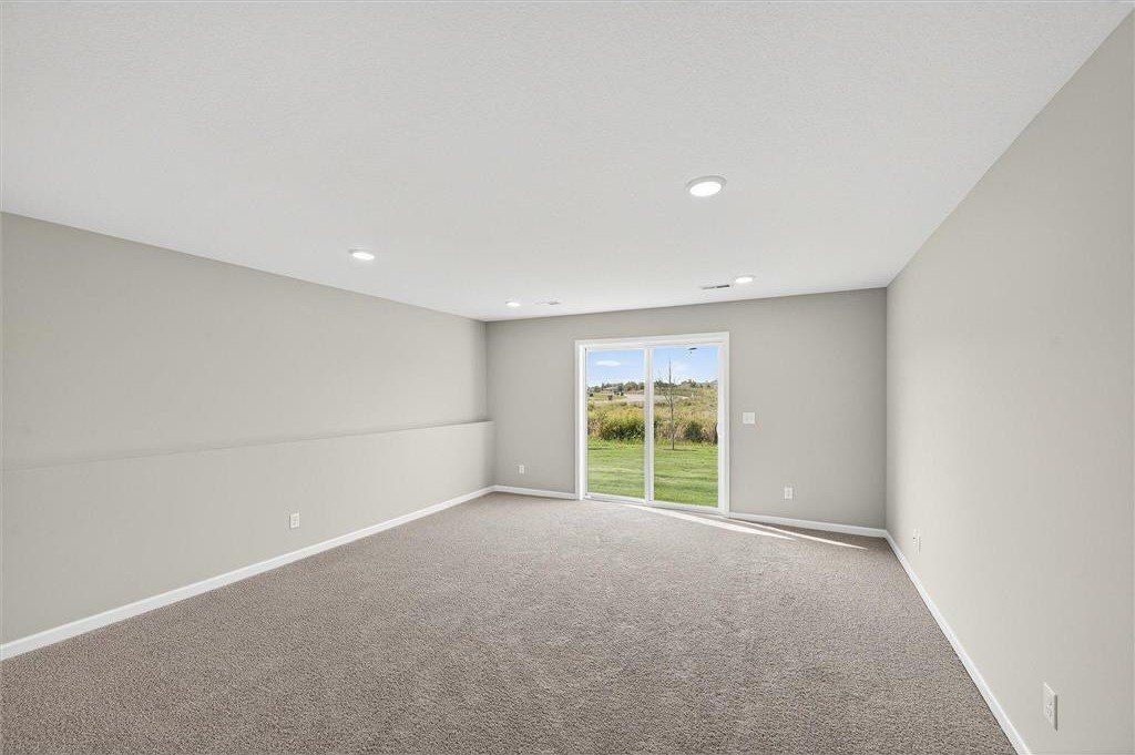 1404 Woods Road Ne. Isanti, MN 55040