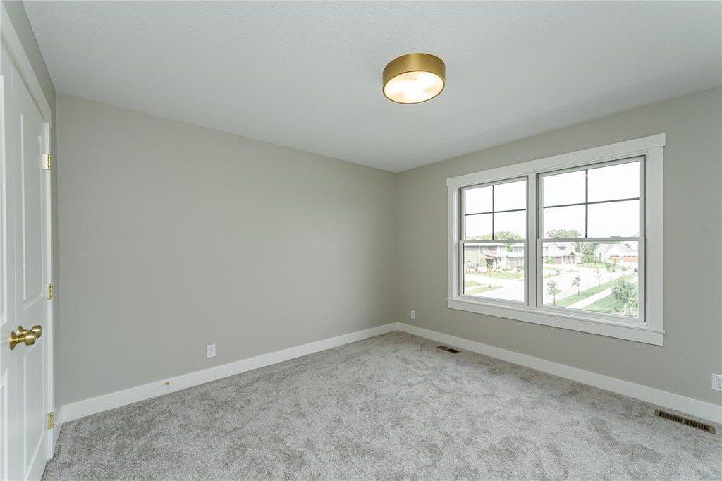 2764 Scenic Point Drive Sw. Rochester, MN 55902