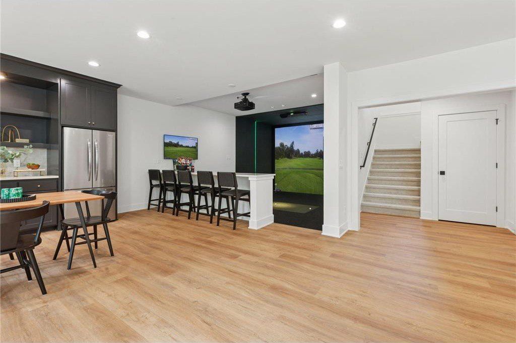 804 Great Oaks Trail. Eagan, MN 55123